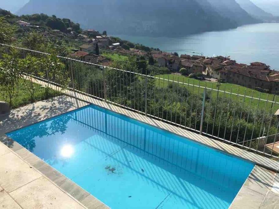 Piccolo Paradiso Vista Lago Con Piscina Privata Riva di Solto Eksteriør billede
