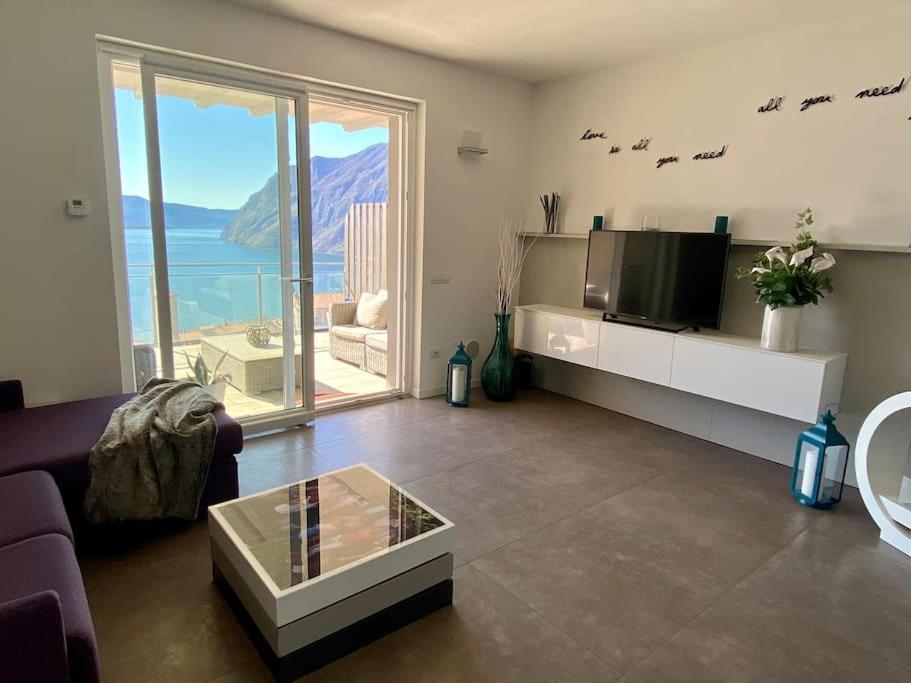 Piccolo Paradiso Vista Lago Con Piscina Privata Riva di Solto Eksteriør billede